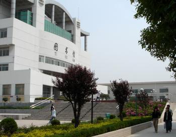襄樊市襄陽區職教中心