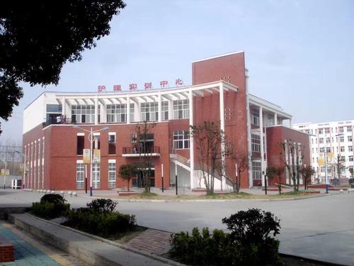 長江藝術(shù)工程職業(yè)學(xué)院.jpg