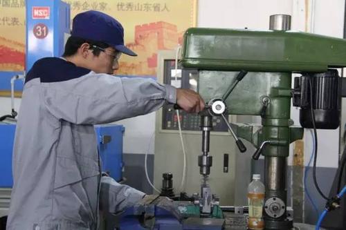 模具制造技術.jpg