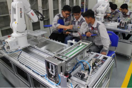 工業機器人應用與維護專業.jpg