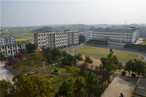 湖北省黃岡華晟中等專業(yè)學(xué)校.jpg
