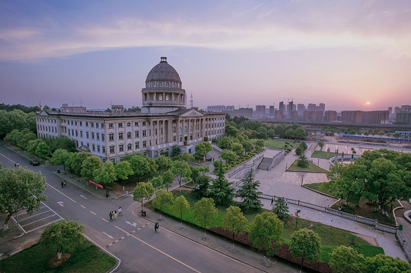 武漢商貿職業學院.jpg