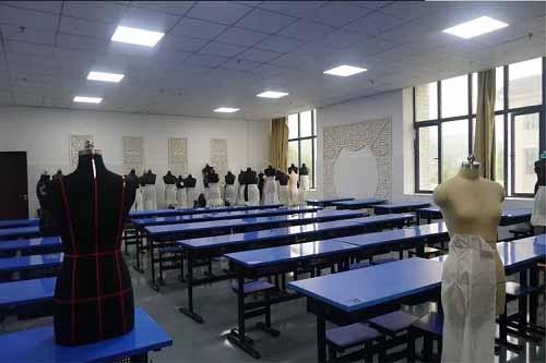 服裝與服飾設計襄職.jpg