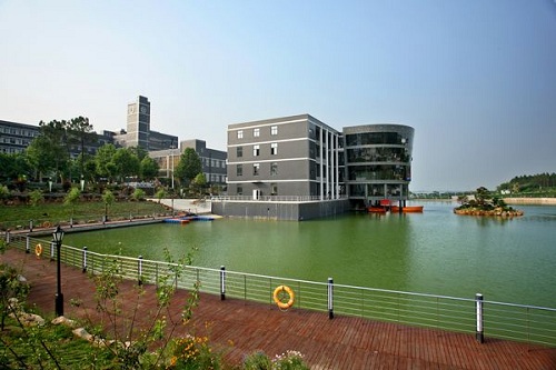 武漢海事職業學院.jpg