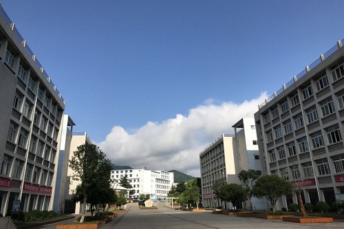 湖北十堰職業技術（集團）學校.jpg