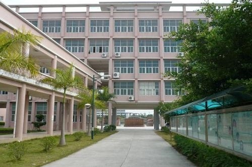 武鋼中等職業技術學校.jpg