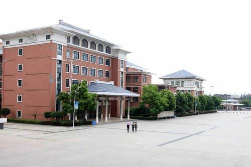 湖北省電子工業技工學校.jpg