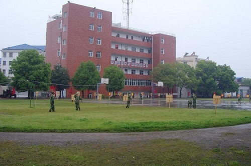 咸安區中等職業技術學校.jpg