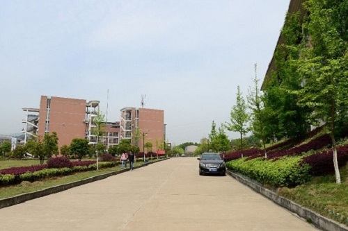 石首市職業高級中學.jpg