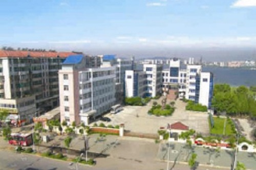 竹山縣職業技術集團學校.jpg