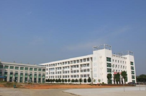 赤壁市機電信息技術學校.jpg