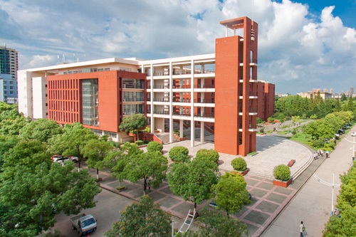 長江大學.jpg