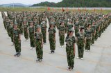 武漢市第二衛(wèi)生學(xué)校新生軍訓(xùn)