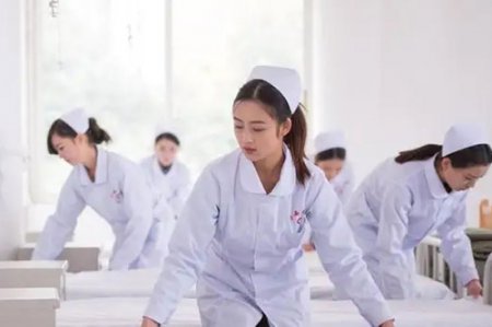 <b>提升醫學學歷為什么選擇武漢醫學技能高考培訓班？</b>