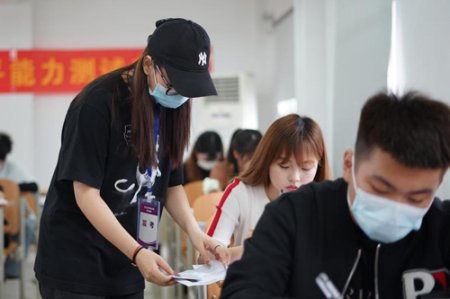 湖北藝術職業學院單招文化考試現場